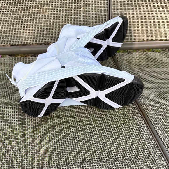 Nike go Flyease White and Black Slip-On Athletic Shoes - Picture 7 of 16